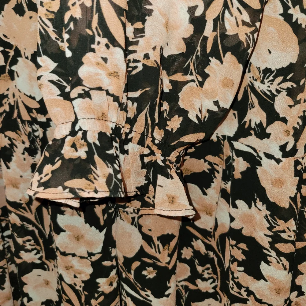 Floral Black & Tan Dress - Picture 5 of 7
